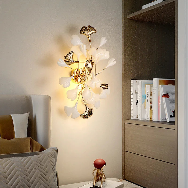 Decorbites™ Blatt Keramik LED Wandlampe, Romantische Schlafzimmerlampe, Goldene Metallkunst-Dekoration