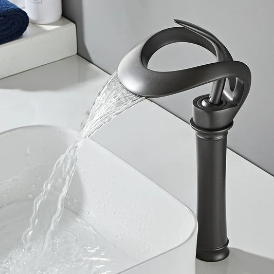 Decorbites™ Schwarzer Messing Waschtischarmatur mit Wasserfall-Design