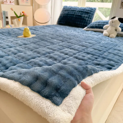 DecorBites™ Cozy Faux Rabbit Fur Quilted Mattress: Super Soft Warm Tatami Mat for Home
