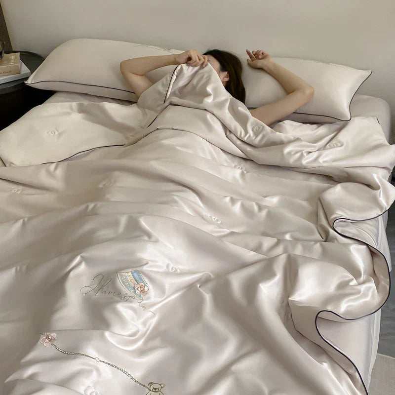 Decorbites™ Eis-Rayon-Sommerdecke: Bären-Blumenstickerei Kühlende Dünne Decke - Antimikrobielle Steppdecke