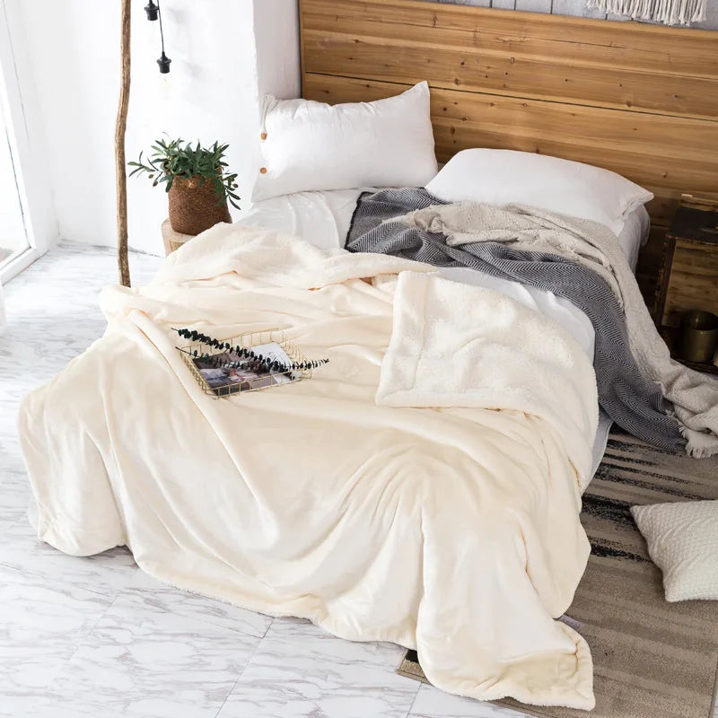 Decorbites™ Kuscheliges Plüschdecke: Weich, warm, leicht für Schlafzimmer & Sofa ganzjährig