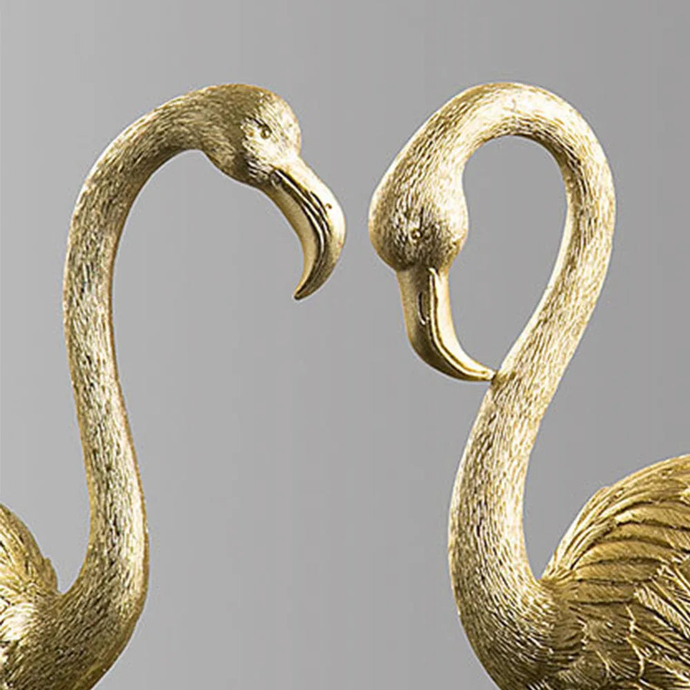 Decorbites™ Goldene Flamingo-Harzfiguren: Luxus-Tierdekoration für Zuhause & Büro