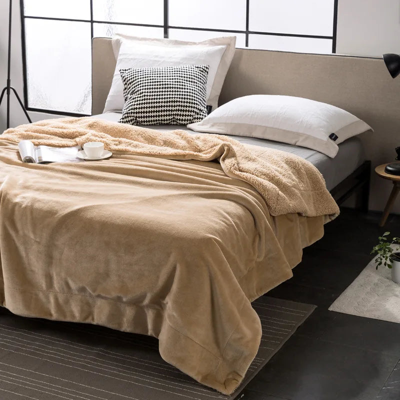 Decorbites™ Kuscheliges Plüschdecke: Weich, warm, leicht für Schlafzimmer & Sofa ganzjährig