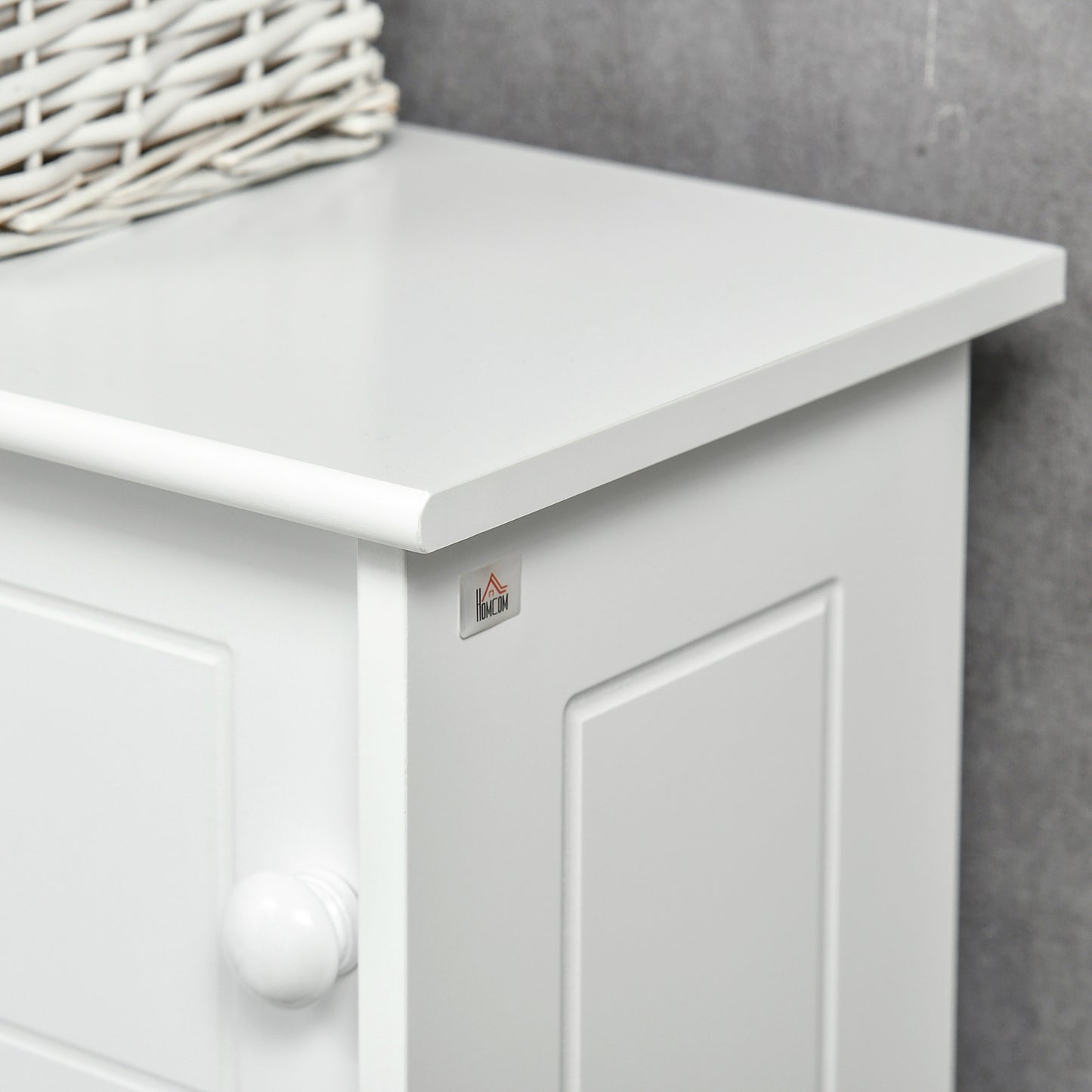 Badezimmerschrank über der Toilette