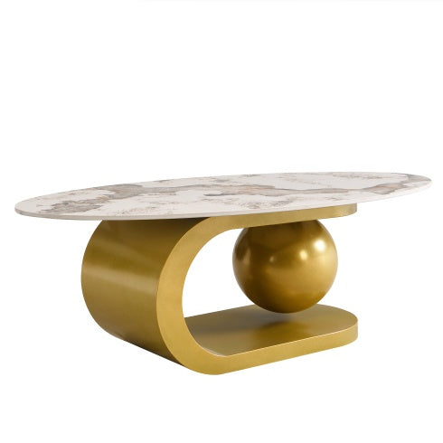 Moderne ovale Couchtisch für das Wohnzimmer, Couchtischplatte aus gesintertem Stein mit Marmor-Muster und goldener Edelstahlbasis in 47,2