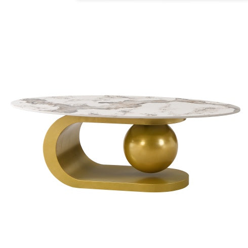 Moderne ovale Couchtisch für das Wohnzimmer, Couchtischplatte aus gesintertem Stein mit Marmor-Muster und goldener Edelstahlbasis in 47,2