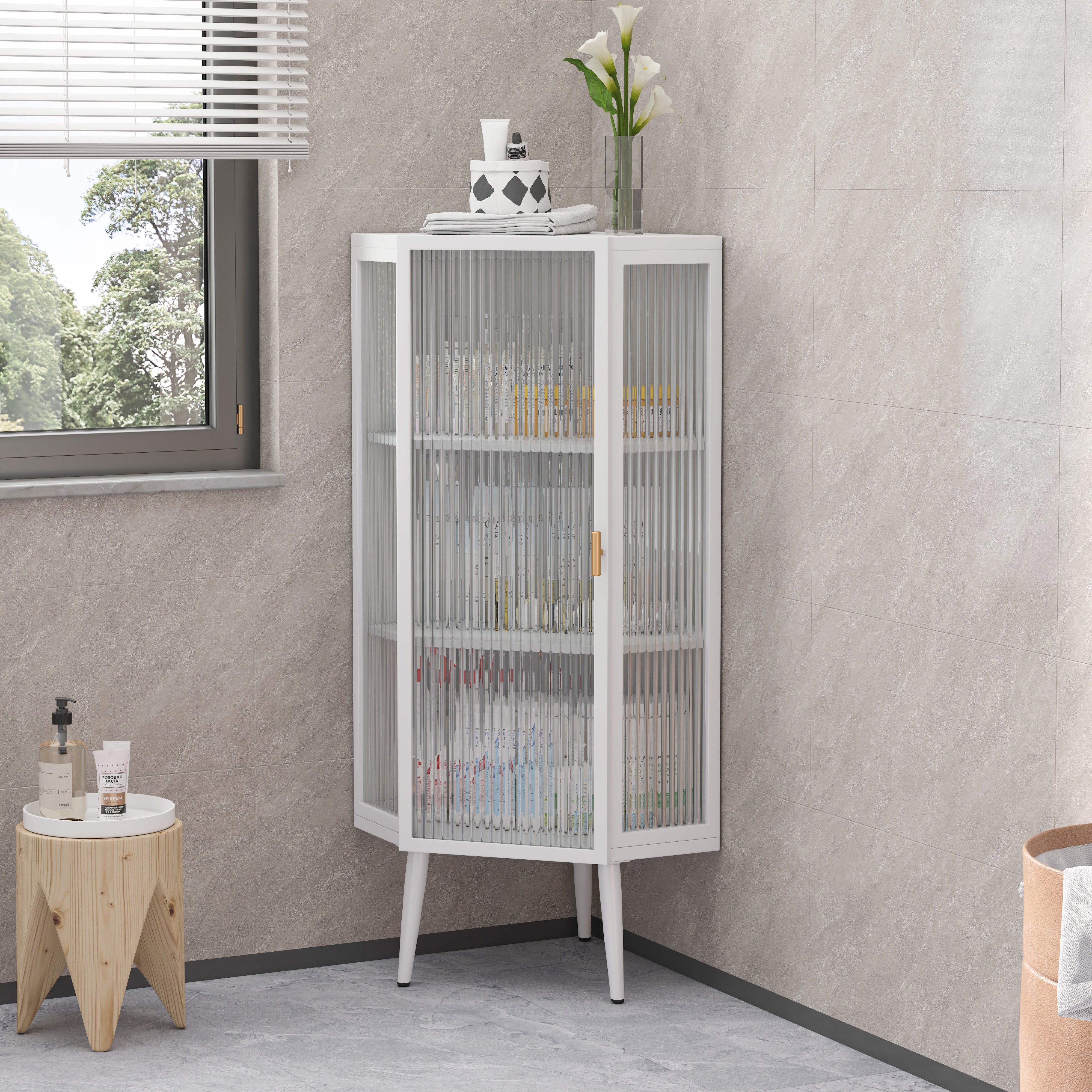 22,25'' Eckschrank für den Boden, drei Ebenen mit gehärteten Glastüren und Stauraumregalen für Badezimmer, Wohnzimmer und Schlafzimmer, weiß