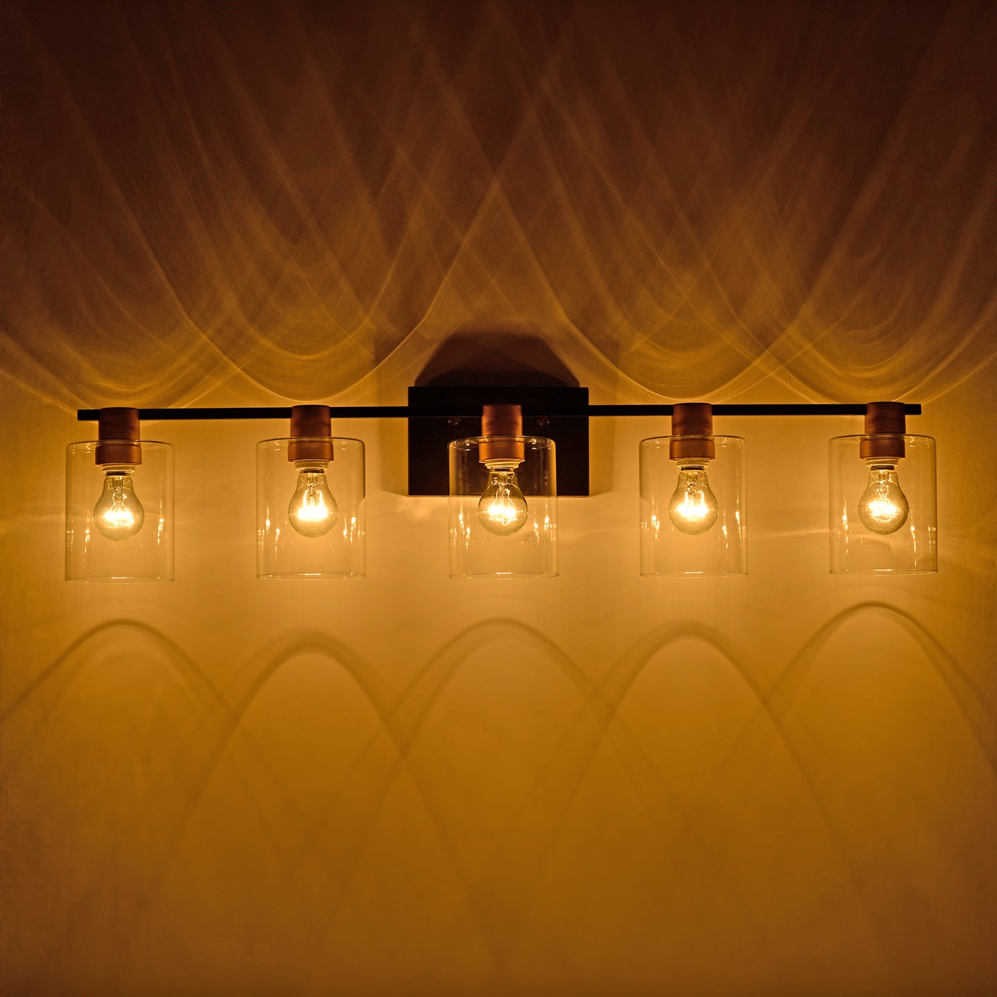 5-Lichtige Badezimmerleuchten in mattschwarzer und mattgoldener Farbe, moderne Waschtischleuchten mit Glasschirm, Vintage-Leuchten für Badezimmer über dem Spiegel, Wandlichter für Küche, Esszimmer, Schlafzimmer und Flur
