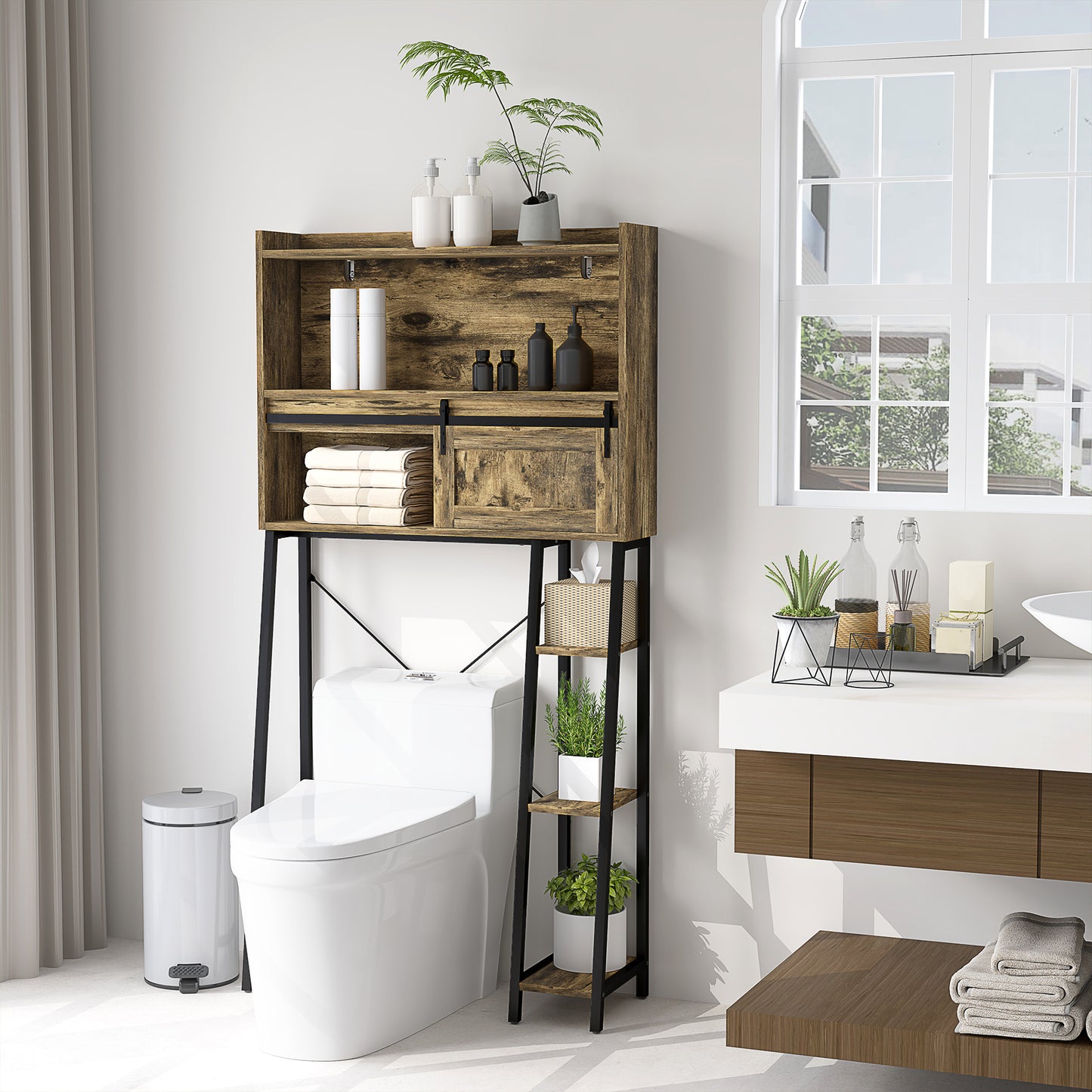 Wandschrank über der Toilette