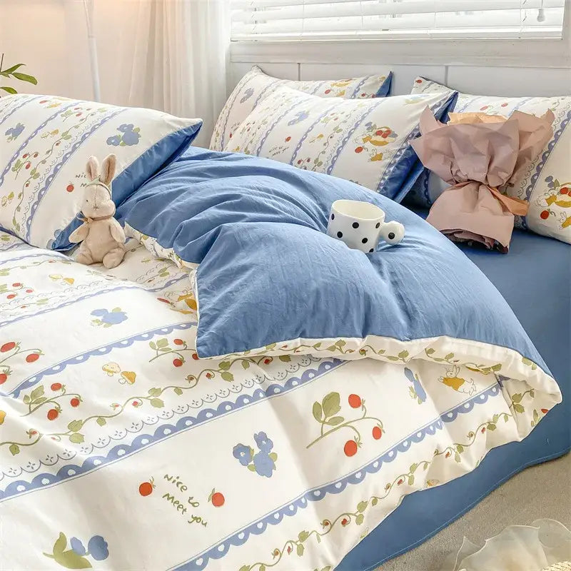 Cartoon heart floral duvet set with blue and white floral pattern and soft cotton texture for bedroom bedding