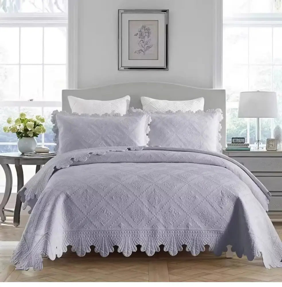 Lavender quilted bedspread with scalloped edges and diamond pattern is a cotton embroidery quilt set for bedroom use