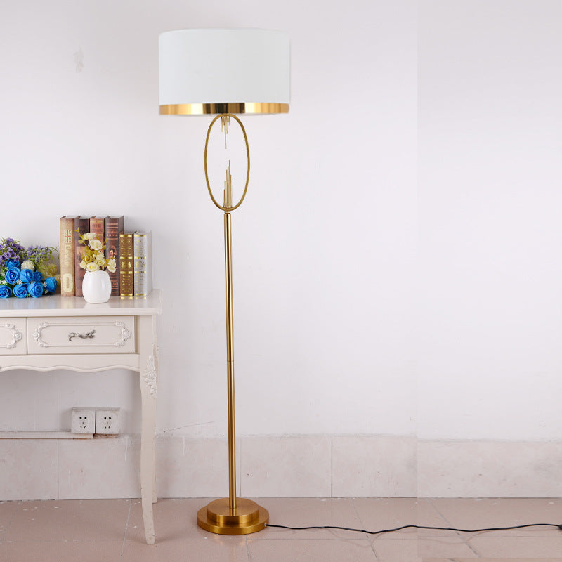 Luxuriöser postmodern-metallischer Stil kreativer Wohnzimmer-Teetisch-Studien-Bodenleuchte
