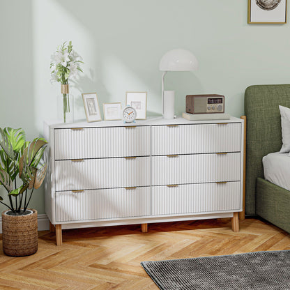 6-Schubladen-Doppelkommode für das Schlafzimmer, geriffelte Schubladenschrank mit goldenen Griffen und 5 Holzbeinen, weiß