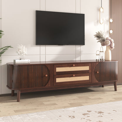 Rattan-Fernsehtisch für Fernseher bis 75 Zoll, modernes Bauernhaus-Medienkonsole, Unterhaltungszentrum mit massiven Holzbeinen, TV-Schrank für das Wohnzimmer, Heimkino