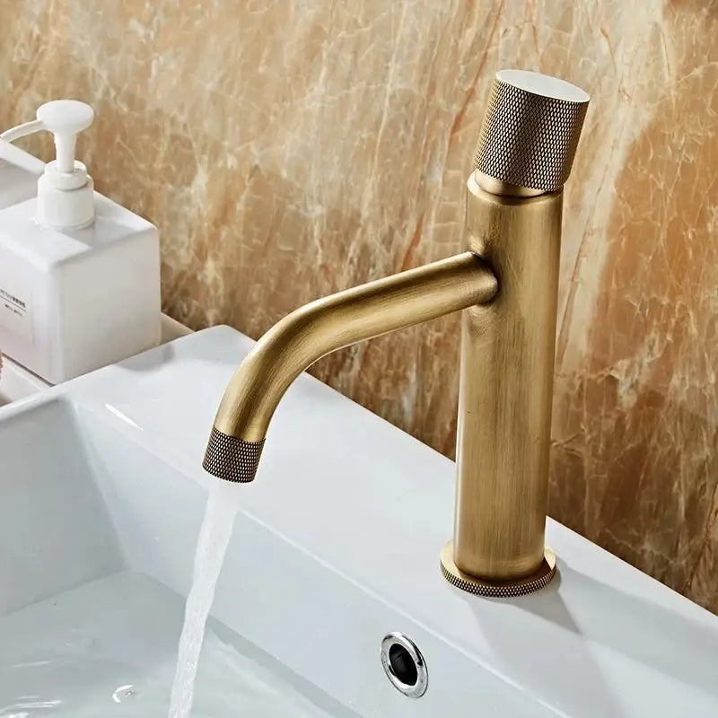 Decorbites antique bronze basin faucet single-handle deck mounted brass mixer tap with knurled accents