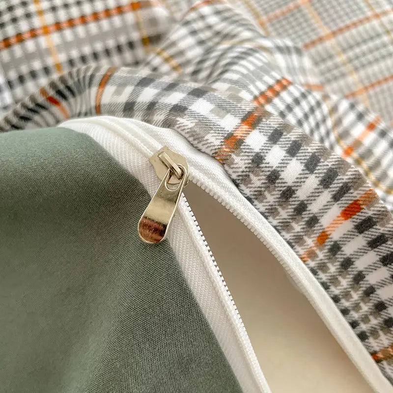 A metallic zipper with silver pull tab on nordic plaid 1pc*duvet cover with olive green lining in decorbites bedding set