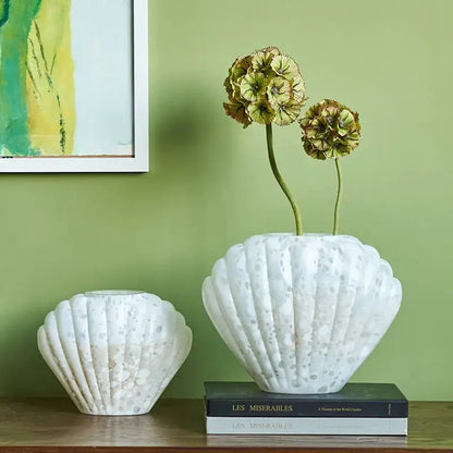 White textured seashell-shaped decorbites glass vase with speckled finish for glass vase floral home decor arrangements