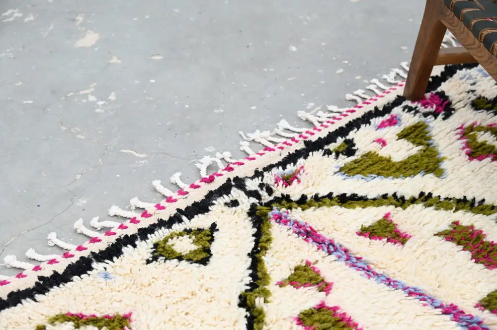 DecorBites™ handmade moroccan azilal rug 302x197 cm with cream color and olive green magenta geometric patterns
