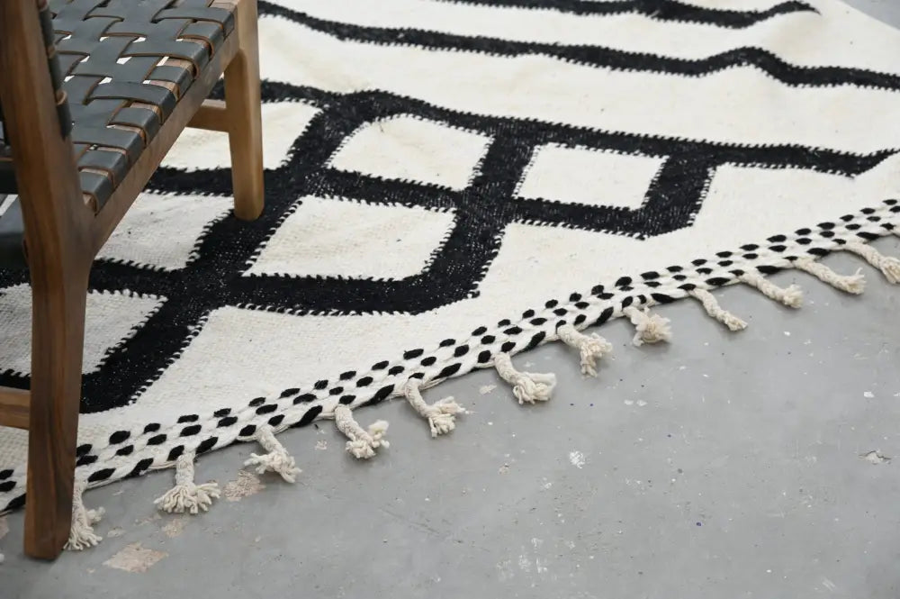 DecorBites™ handmade Moroccan Azilal rug with black and white geometric pattern and dotted fringe 317x200 cm