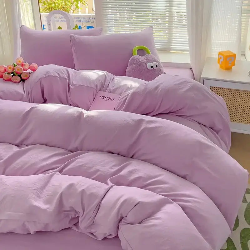 Decorbites™ luxurious 4-piece cotton bedding set in plush lavender quilted fabric with matching pillows