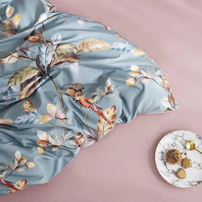 Decorbites luxury egyptian cotton duvet cover and pieces pillowcases in light blue satin with tropical leaves and red parrot print