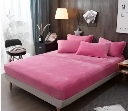 Decorbites luxury egyptian cotton bedding set with pink plush duvet cover and matching pieces pillowcases with velvety texture