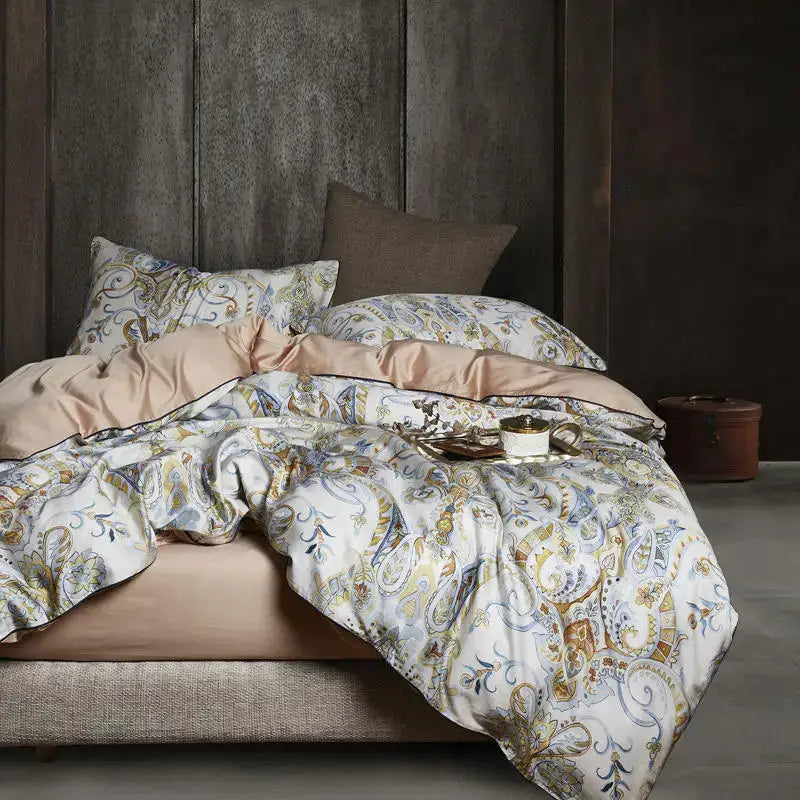 Luxurious cream-colored duvet cover with gold and blue paisley patterns and satin lining in decorbites™ luxury egyptian cotton bedding set pieces pillowcases 48*74cm