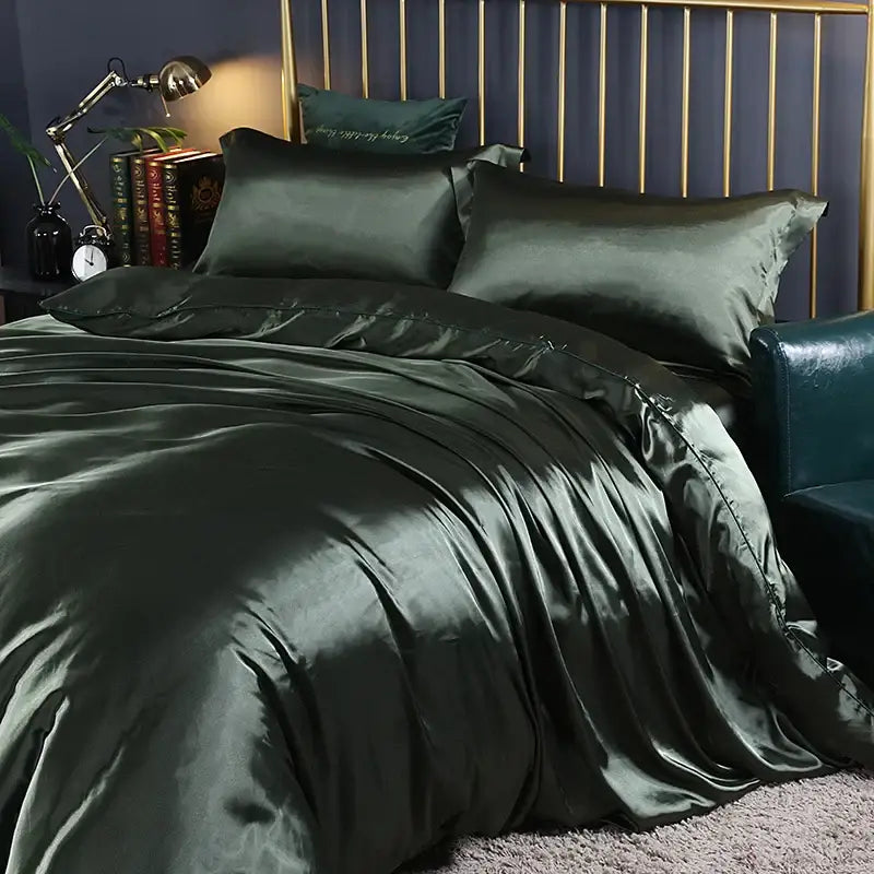 Decorbites luxury silk bedding set in dark green satin featuring a glossy duvet cover and smooth pcs duvet cover design