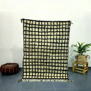 Decorbites™ moroccan handmade beni ouarain rug in black and cream with grid pattern and natural fiber texture 1.5m x 1m