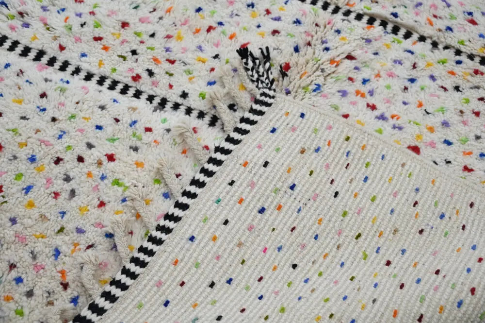 Colorful moroccan handmade traditional azilal rug with white base and multicolored speckles by decorbites 257 x 160 cm