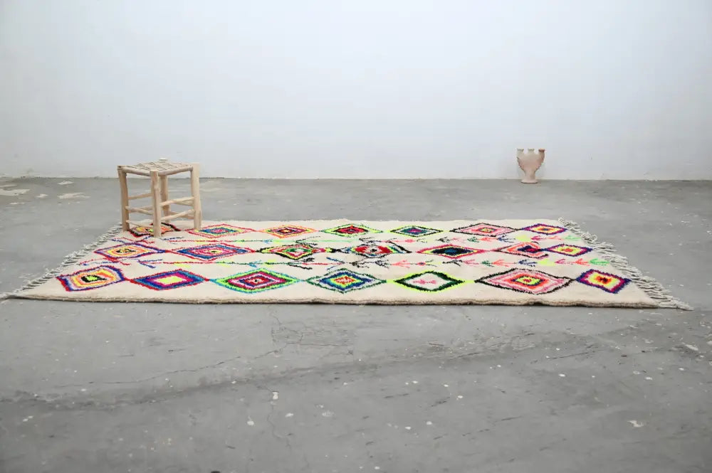 Decorbites™ moroccan handmade traditional azilal rug cream color with colorful geometric patterns and fringed edges 267 x 150 cm