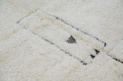 Cream-colored plush beni ouarain rug with rectangular black embroidery moroccan handmade traditional 300 x 200 cm