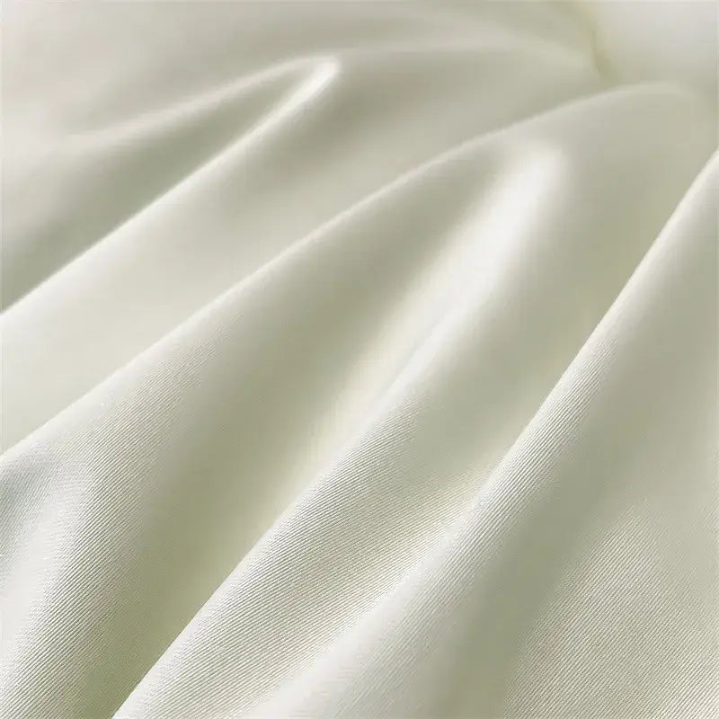Decorbites™ soft egyptian cotton bedding set in off-white satin with smooth glossy finish fitted sheet and duvet cover