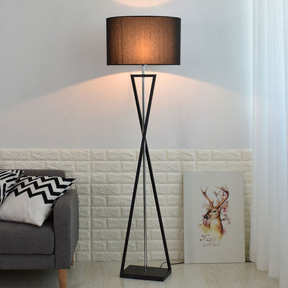 Wohnzimmer Stehlampe Einfaches Sofa Vertikaler Tisch