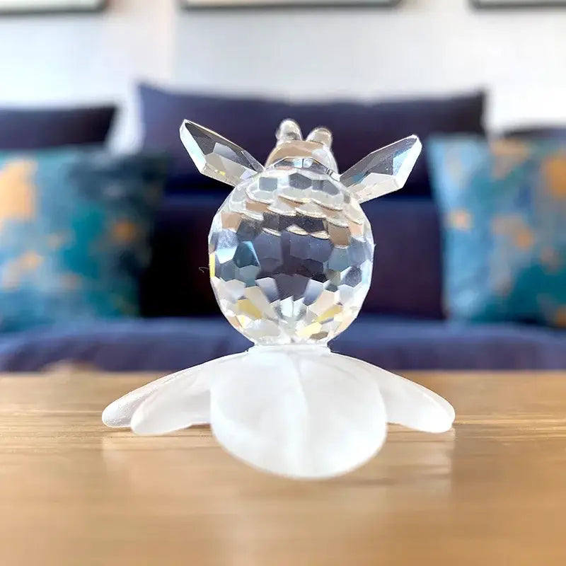 Faceted clear glass bee figurine with translucent wings and antennae in decorbites crystal bee leaf glass figurine decor
