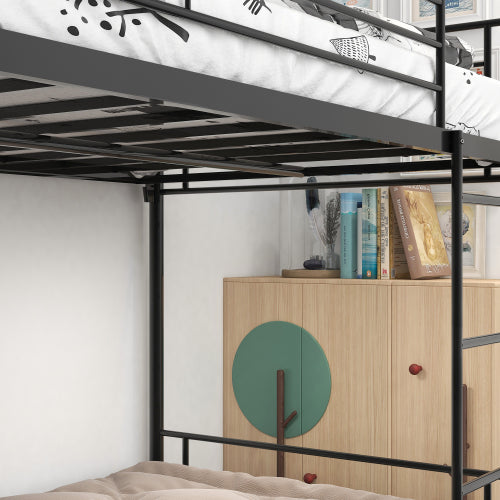 Etagenbett Doppelstock mit Metallrahmen und Leiter, platzsparendes Design, weiß