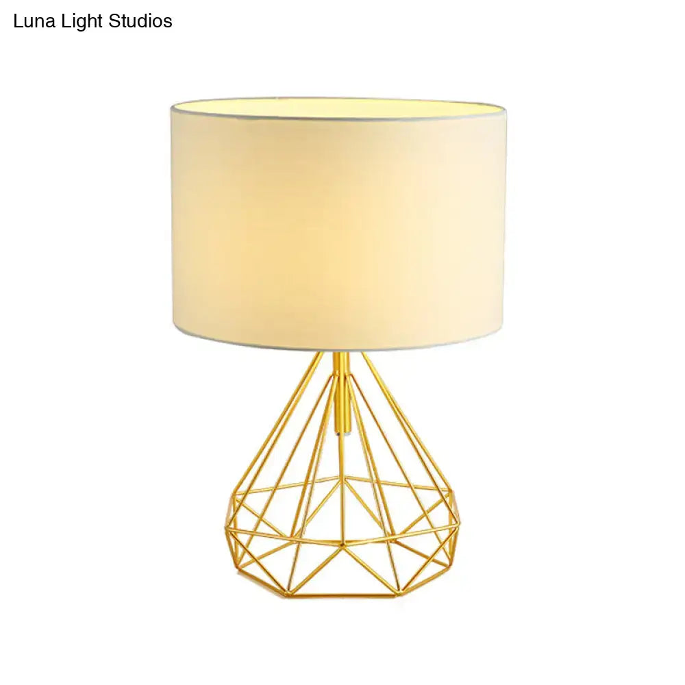 Decorbites diamond cage bedside table lamp in gold geometric wire with cream fabric shade suitable for 110v-120v 220v-240v