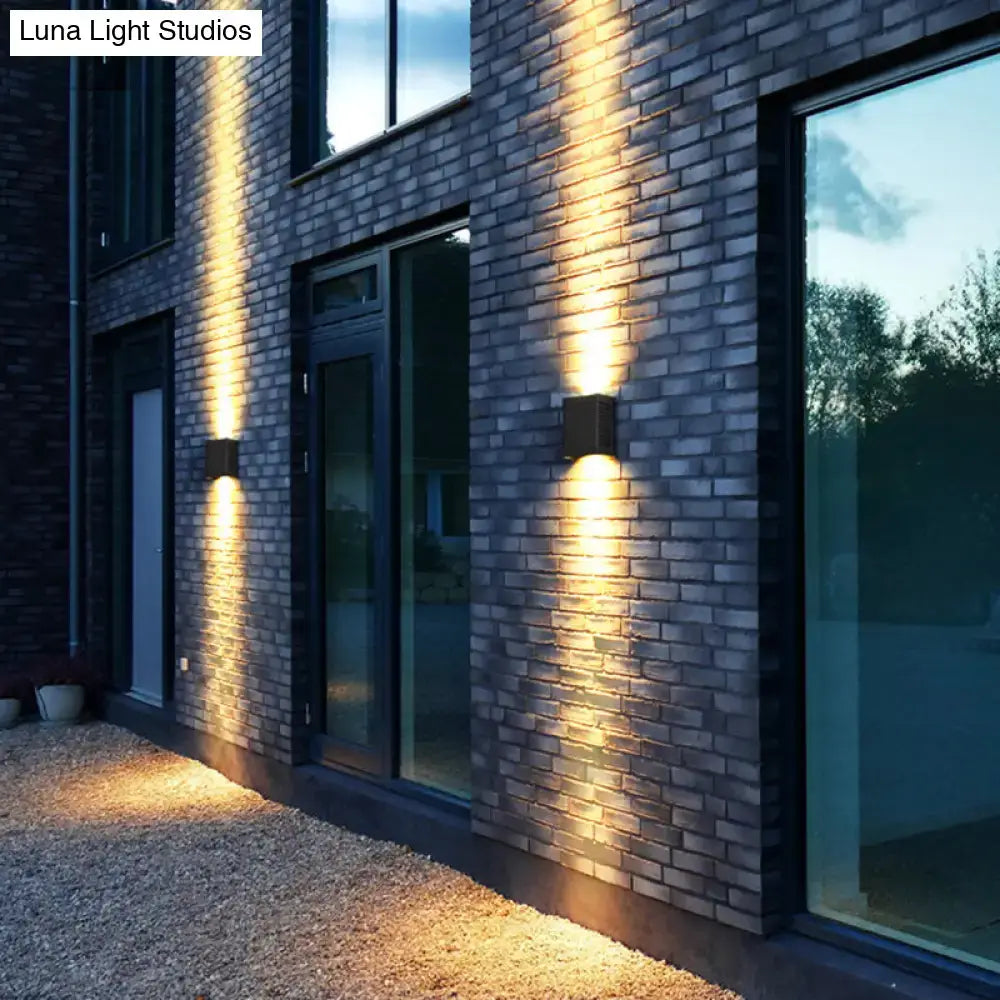 Modern black metal shade wall light outdoor garden sconce with warm focused lighting for 220v-240v 110v-120v use