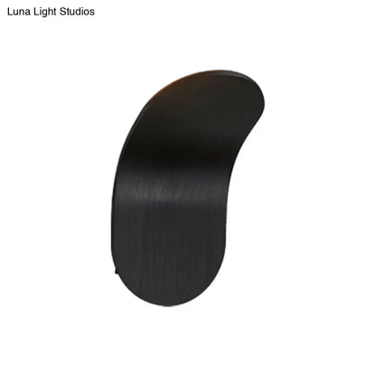 Modern metal bracket wall light with black matte curved design and black gold coffee finish for bedroom use
