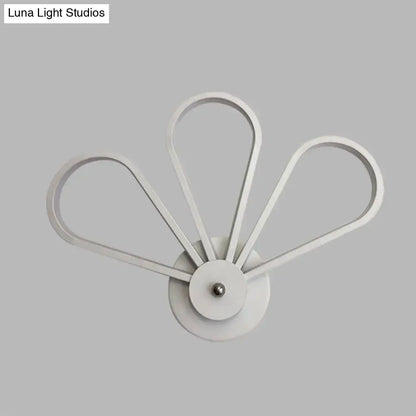 Modern white clover fan wall light with five curved arms for bedroom wall mount lighting and wall mount installation