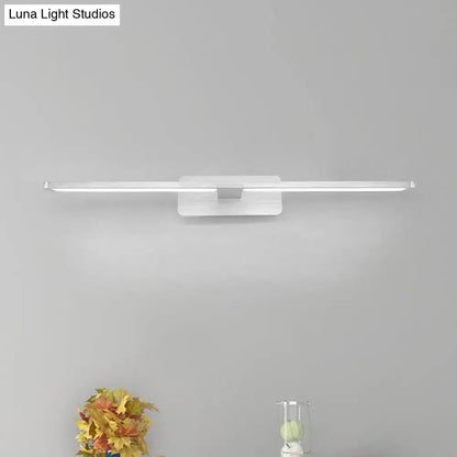 Modernist silver metal wall sconce lamp with white led frosted glass diffuser for living room lighting