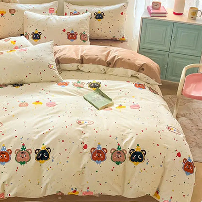 Cream-colored bed set with playful cotton cartoon printed bears and colorful confetti decorbites cotton cartoon design