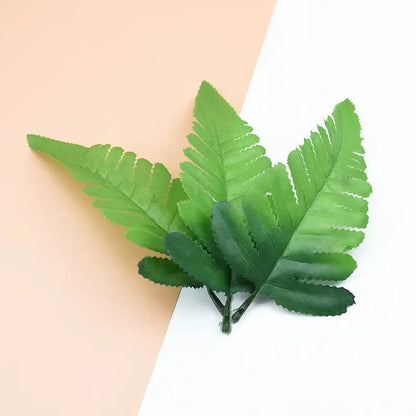 Realistic green fern artificial plants with detailed veining and serrated fake leaves for decorbites decorative flowers
