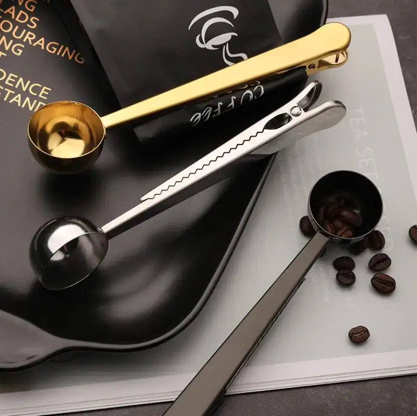 Gold and silver stainless steel coffee spoon and sealing clip set with clip mechanism for kitchen use
