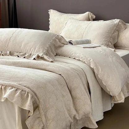 Cream-colored linen bedding set with jacquard lace ruffles and ruffled edges for a vintage bedroom look