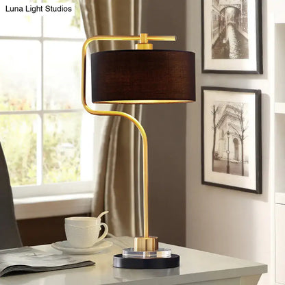 Gold-finished metal table lamp with clear acrylic base and black drum shade for living room 220v-240v use