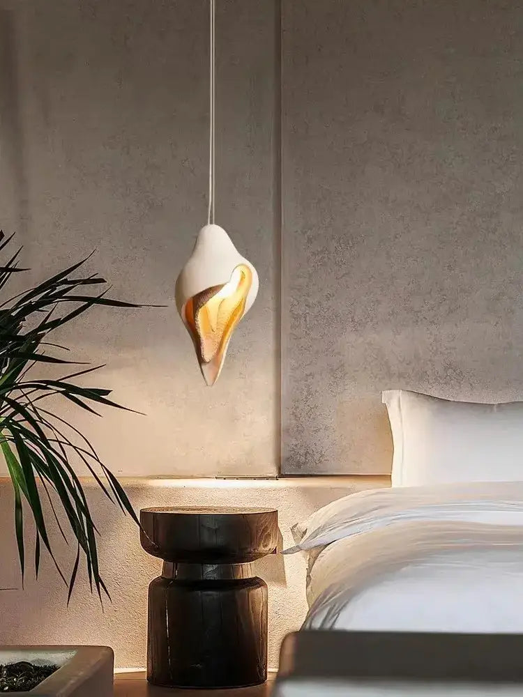 Wabi sabi cream gypsum pendant lamp with white and gold seashell design and glossy finish for living room lighting